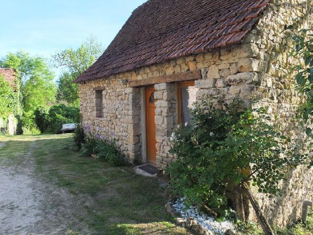 Gite Et Chambres D'Hotes - Sur Le Chemin Des Sens Azerat Екстер'єр фото